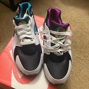 NIKE HUARACHE RUN GRADE SCHOOL